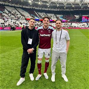 Does Declan Rice Have a Sister? English Footballer Family and Relationships