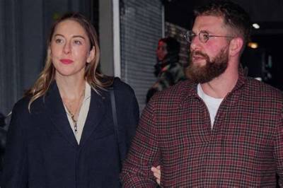 Does Este Haim Have a Husband? Meet Haim Trio, Danielle and Alana on Instagram