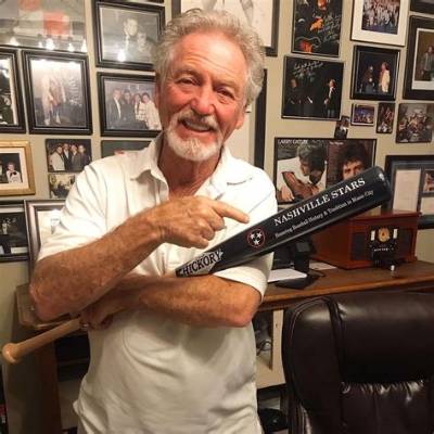 Does Larry Gatlin Have Grandchildren?
