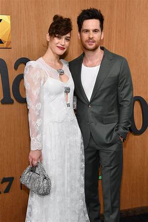 Does Lizzy Caplan Have Kids with Her Husband Tom Riley? Family and Net Worth