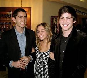 Does Logan Lerman Have Siblings?