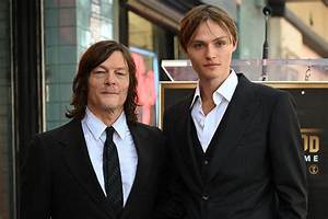 Does Norman Reedus Wear a Wig? Photos with Short Hair and Hairstyle Tutorial
