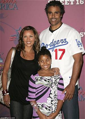 Does Rick Fox Have a Wife After Divorce with Vanessa Williams?