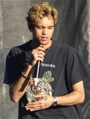 Dominic Fike Bio; Movies and Tv Shows, Record Label, Nominations, Age, Height, Family, Instagram