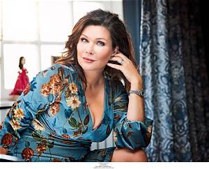 Dominika Peczynski Biography, Children, Songs, Husband, Blog, Instagram, News