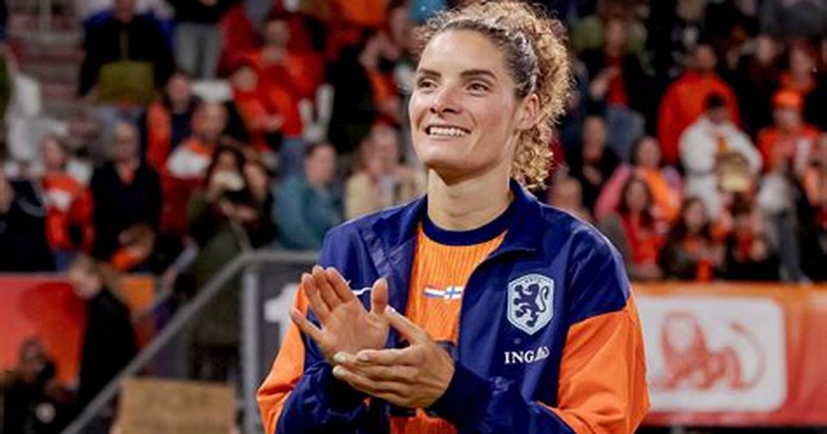 Dominique Janssen Biography: Boyfriend or Girlfriend, Family, Salary & Net Worth