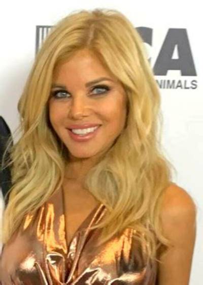 Donna D’errico Bio, Wiki, Age, Height, Husband, Playboy, Baywatch and Net Worth