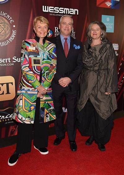 Donna Macmillan’s Net Worth, Biography, Fact, Career, Awards and Life Story