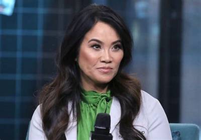 Dr. Pimple Popper Biography, Age, Wiki, Height, Parents, Education, Image, Husband, Son, Kids, Married, Salary, Net Worth, Career, and Twitter