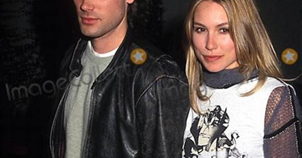 Drew Fuller: Wife, Net Worth, Tattoos, Smoking & Body Facts