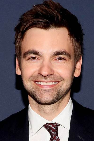 Drew Tarver Bio, Age, Height, Education, Parents, Siblings, Dating, Films, Tv Shows and Net Worth