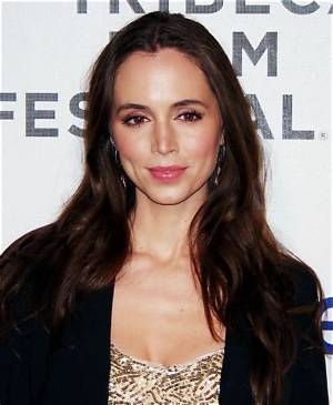 Eliza Dushku Bio-Wiki, 2020, Age, Net Worth, Height, Husband, Child, Movies and Family
