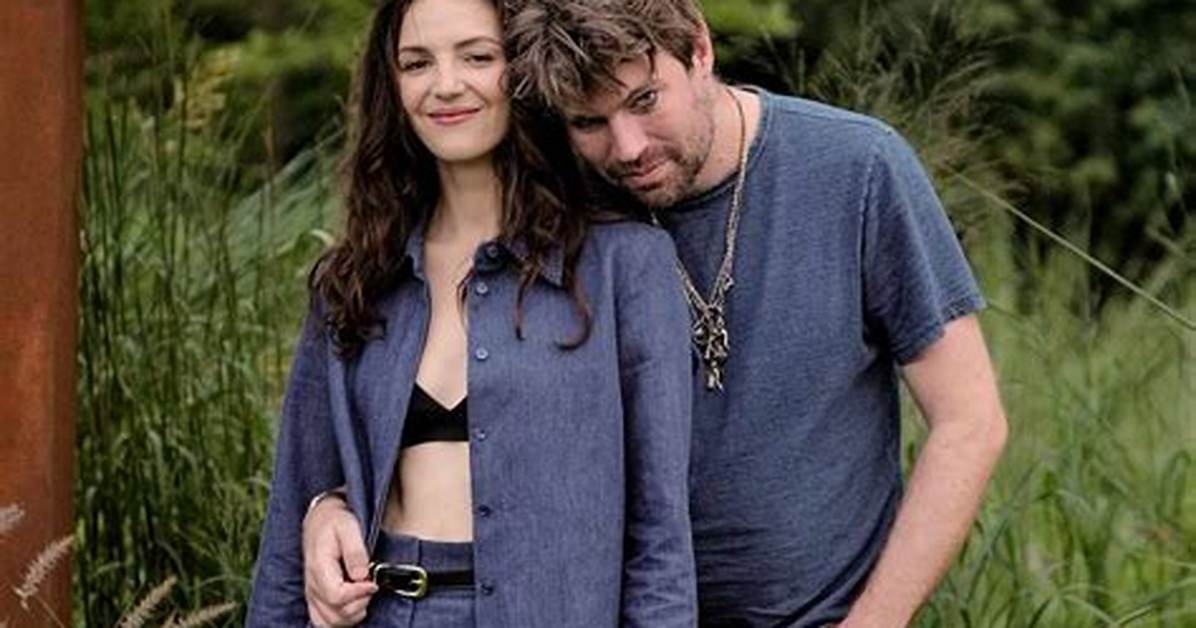Ella Hunt Gay Partner or Boyfriend Name, Meet the Actress on Instagram