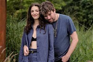 Ella Hunt Gay Partner or Boyfriend Name, Meet the Actress on Instagram