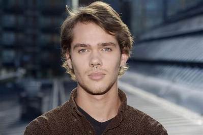 Ellar Coltrane Bio, Wiki, Age, Height, Gender, Wife, the Circle, Movies, Net Worth