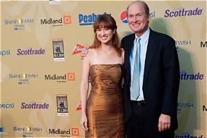 Ellie Kemper Parents: Meet David Kemper and Dorothy Jannarone