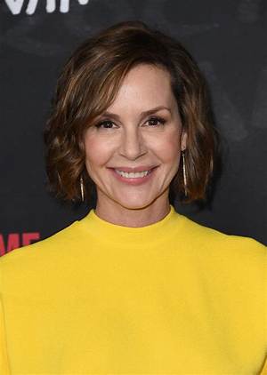 Embeth Davidtz Biography, Age, Family, Husband, Breast Cancer, Movies