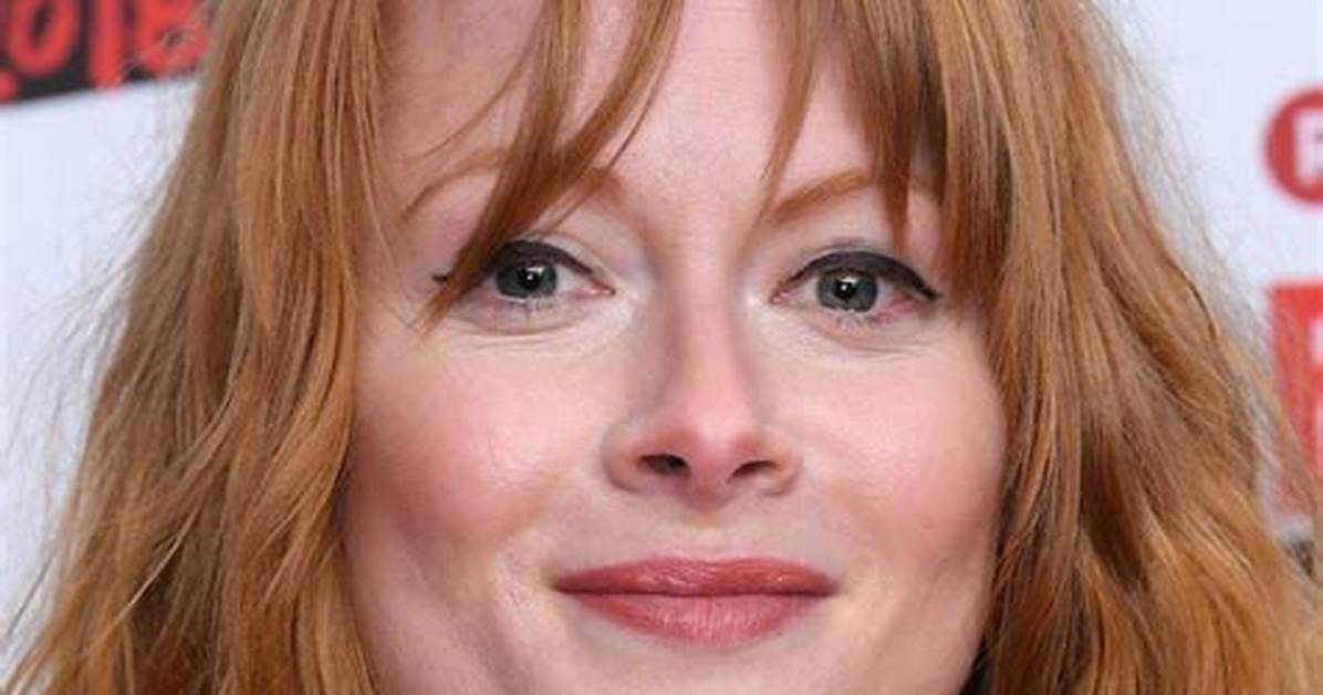 Emily Beecham Biography, Actress, Career, into the Badlands, the Widow, Little Joe, Pulse, Hot, Images, Age, Family, Height, Feet, Films, Movies, Tv Series, Tv Shows, Twitter and Instagram