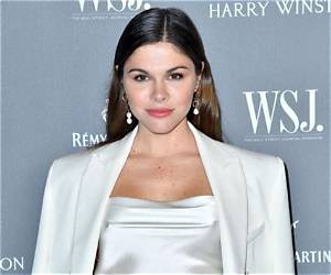 Emily Weiss’s Net Worth, Age, Height, Weight, Boyfriend, Dating, Kids, Bio-Wiki