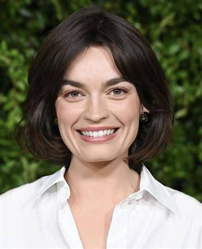 Emma Mackey Height, Age, Net Worth, Movies and Tv Shows, Instagram