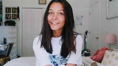 Emma Marie Biography, Wiki, Age, Parents, Sister, Boyfriend, Youtube and Net Worth.