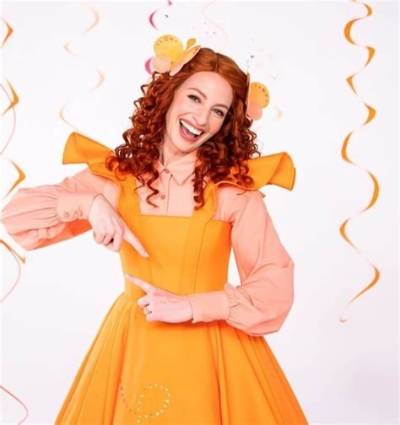 Emma Watkins Bio, Wiki, Age, Height, Husband, Parents, Sister, Wiggles and Net Worth