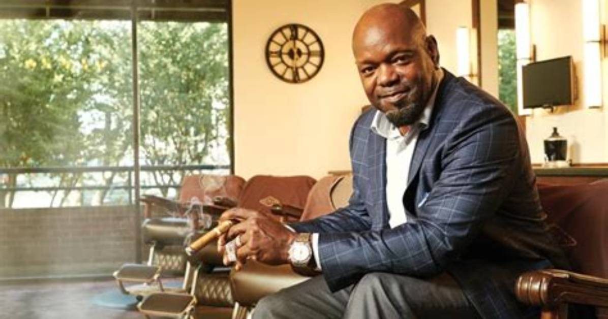 Emmitt Smith: Wife, Net Worth, Tattoos, Smoking & Body Facts