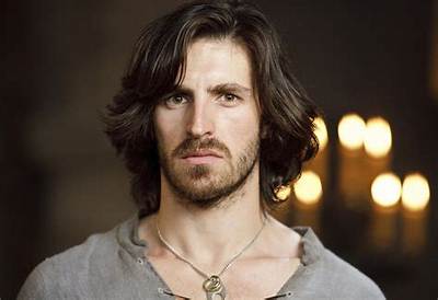 Eoin Macken (Merlin) Wiki Bio, Wife, Dating, Girlfriend, Height. Is He Gay?