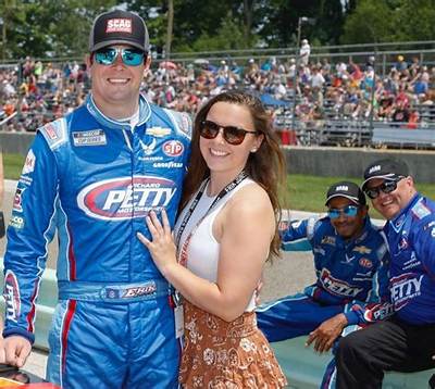 Erik Jones: Wife, Net Worth, Tattoos, Smoking & Body Facts