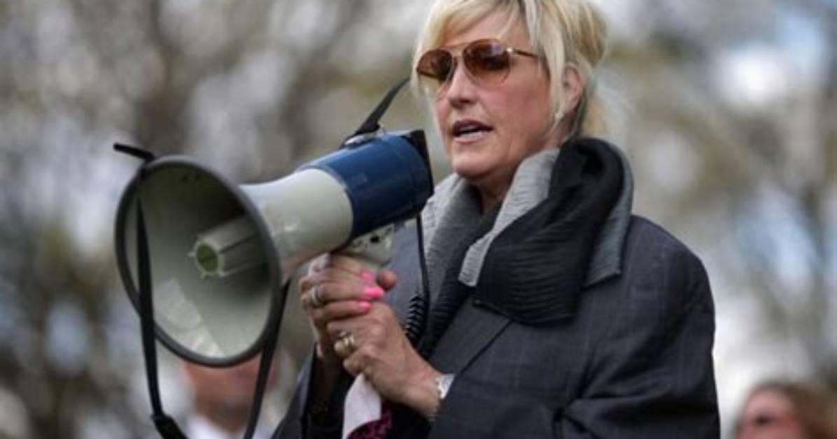 Erin Brockovich’s Net Worth, Biography, Fact, Career, Awards and Life Story
