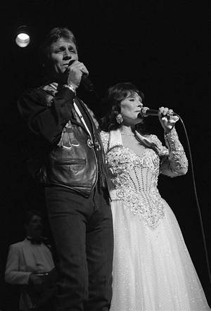 Ernest Ray Lynn Had a Troubled Past – Facts About Loretta Lynn’s Son