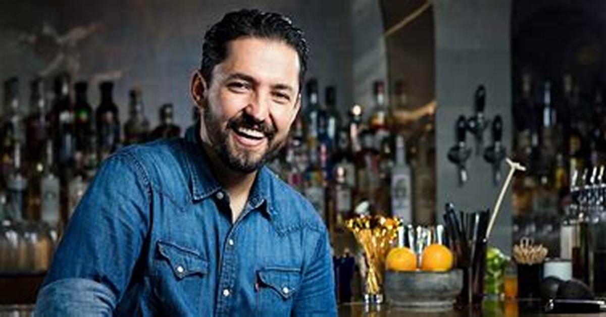 Esdras Ochoa Wife Sarah: Everything on His Wikipedia Age and Instagram