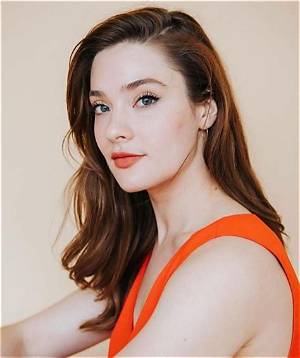 Eva Bourne Wikipedia, Age, Biography, Height, Boyfriend, Family, Instagram