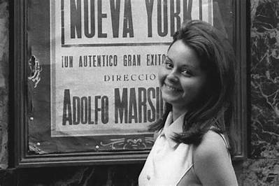 Everything We Know About Rocio Durcal’s Daughter, Shaila Dúrcal