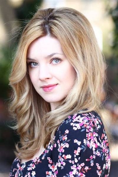 Evie Wray Bio, Wiki, Age, Family, Husband, Movies, Tv Shows and Net Worth