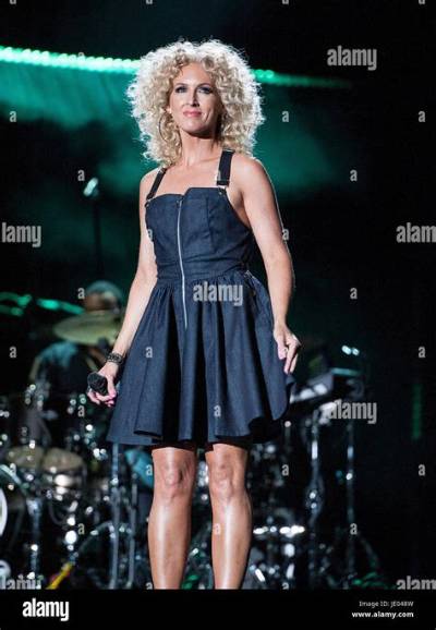Fans of Singer Kimberly Schlapman Are Curious If the Singer Actually Has Natural Curly Hair- Details to Know
