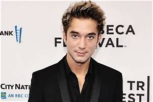 Fans Say Daniel Seavey Is Gay Did the Singer Really Come out of the Closet?