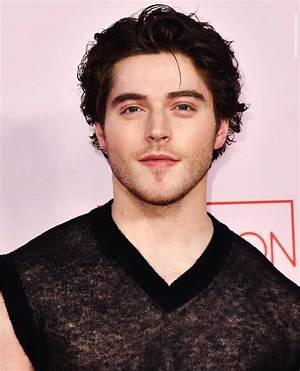 Froy Gutierrez (Actor) Wiki, Bio, Age, Height, Weight, Dating, Girlfriend, Family, Career, Net Worth, Facts