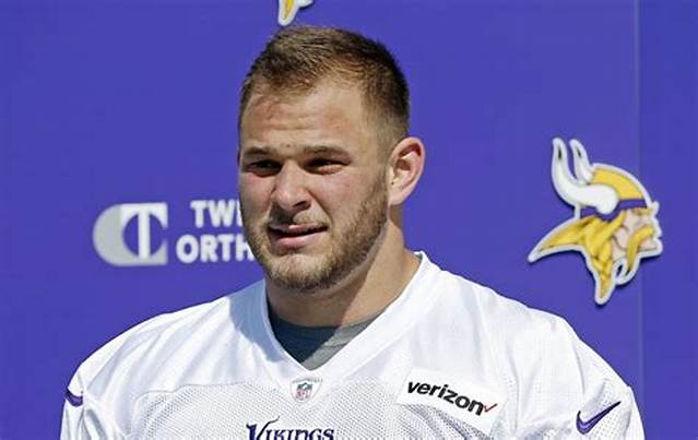 Garrett Bradbury Contract, Draft, College, Combine, Salary, Madden Rating, Height, Weight, Wiki
