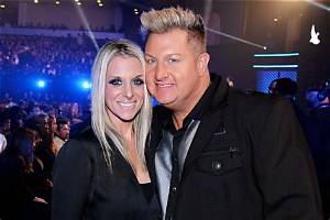 Gary Levox Biography, Age, Family, Wife, Height, Songs and Net Worth