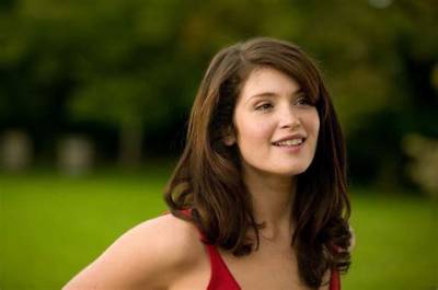 Gemma Arterton Biography, Net Worth, Ethnicity, Age, Husband, Relationship, Height, Family, Body Size, Wiki, Facts, Awards, Birthday, Education, Sign