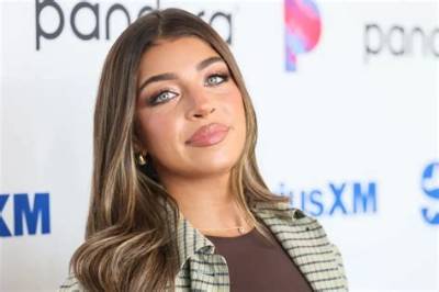 Gia Giudice Age, Birthday, Net Worth, New House, College, Song, Tiktok, Acting