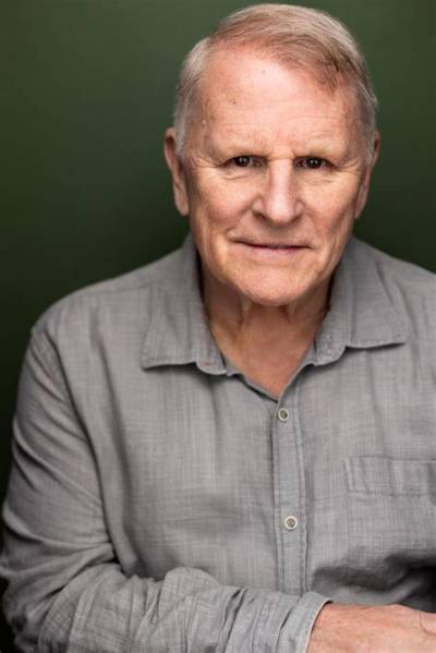 Gordon Clapp Bio, Wiki, Age, Height, Wife, Son, Movies and Net Worth