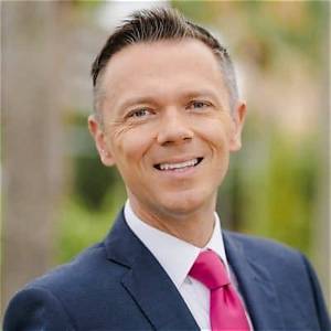 Greg Dee Bio, Wiki, Age, Height, Parents, Wife, Abc, Salary, and Net Worth.