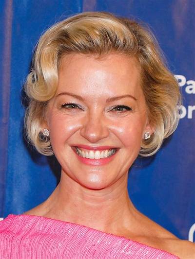 Gretchen Mol Age: How Old Is Gretchen Mol?