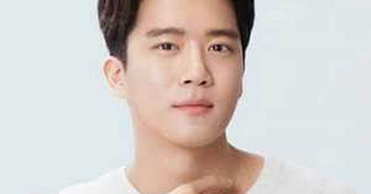 Ha Seok-Jin- Net Worth, Age, Ethnicity, Girlfriend, Height, Career