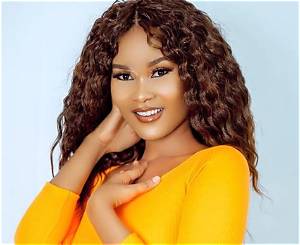 Hamisa Mobetto Biography; Net Worth, Age, Son, and Diamond