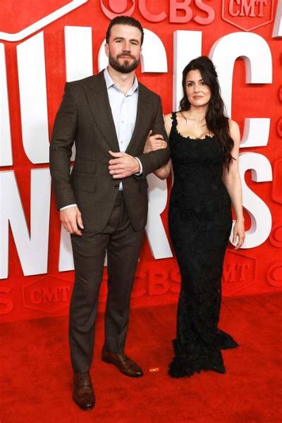 Hannah Lee Fowler – Sam Hunt Wife – Bio, Age, Siblings, Family