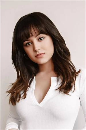 Hayley Orrantia Measurements, Net Worth, Wiki, Height, Boyfriend