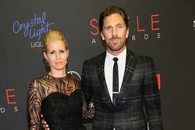 Henrik Lundqvist: Wife, Net Worth, Tattoos, Smoking & Body Facts